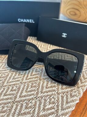 CHANEL Glossy Black Square-Frame Sunglasses